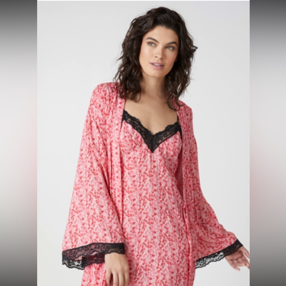 BCBG x cosabella floral kimono robe Medium